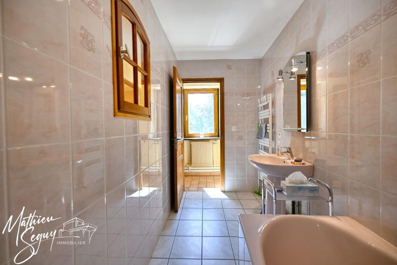 Maison - 200 m² - 8 pièces