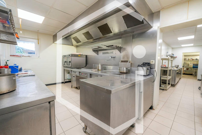 Fonds de commerce - Magasins - 180 m²