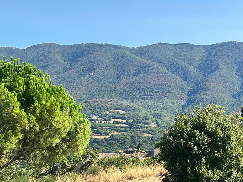 Maison - 240 m² - 5 pièces