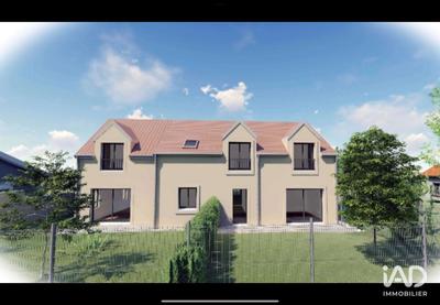 Maison - 90 m² - 5 pièces
