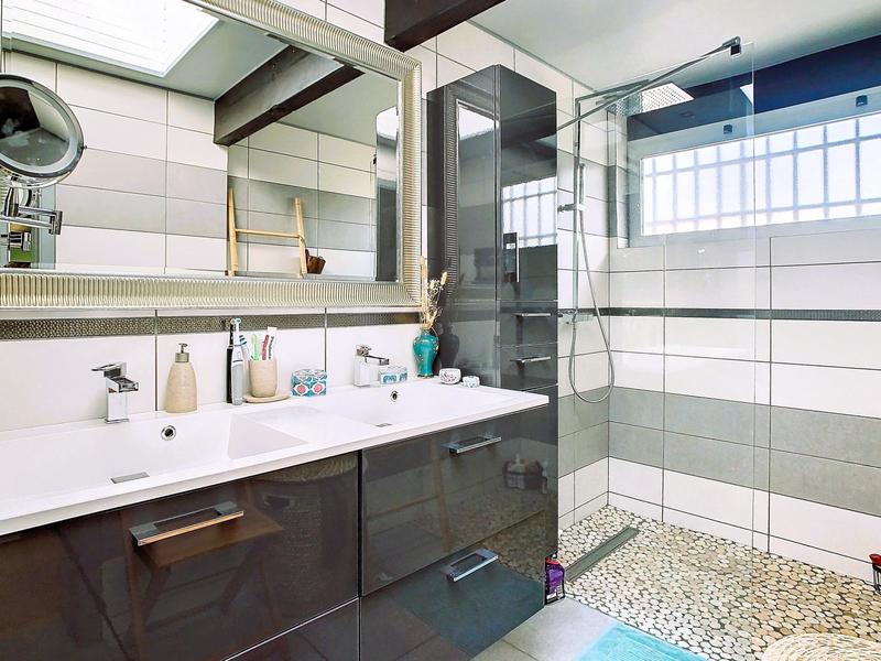 Maison - 310 m² - 10 pièces