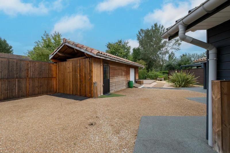 Maison - 218 m² - 8 pièces