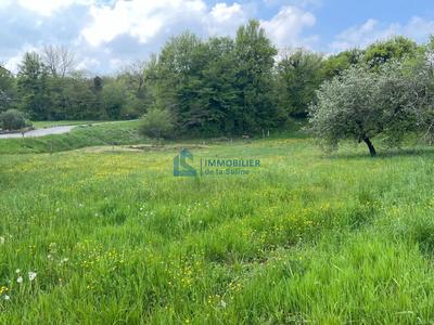 Terrain constructible - 1 360 m²