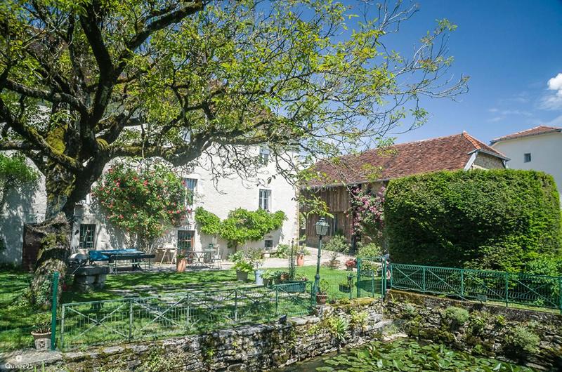 Maison en pierre - 412 m² - 12 pièces