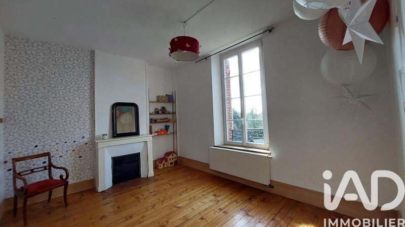 Maison - 211 m² - 7 pièces