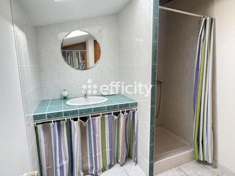 Maison - 245 m² - 10 pièces