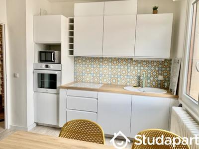 Appartement - 97 m² - 7 pièces