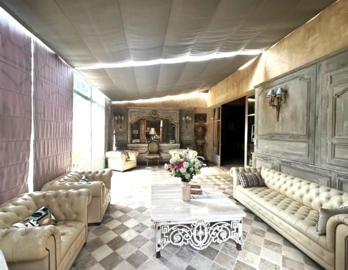 Villa - 292 m² - 8 pièces