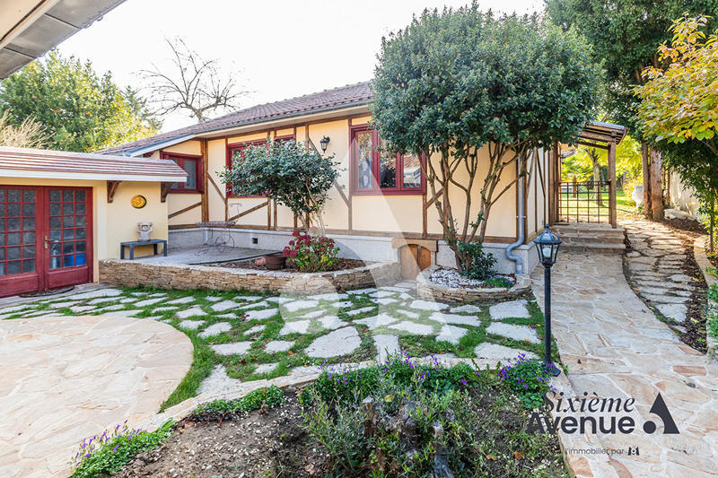 Maison - 189 m² - 8 pièces