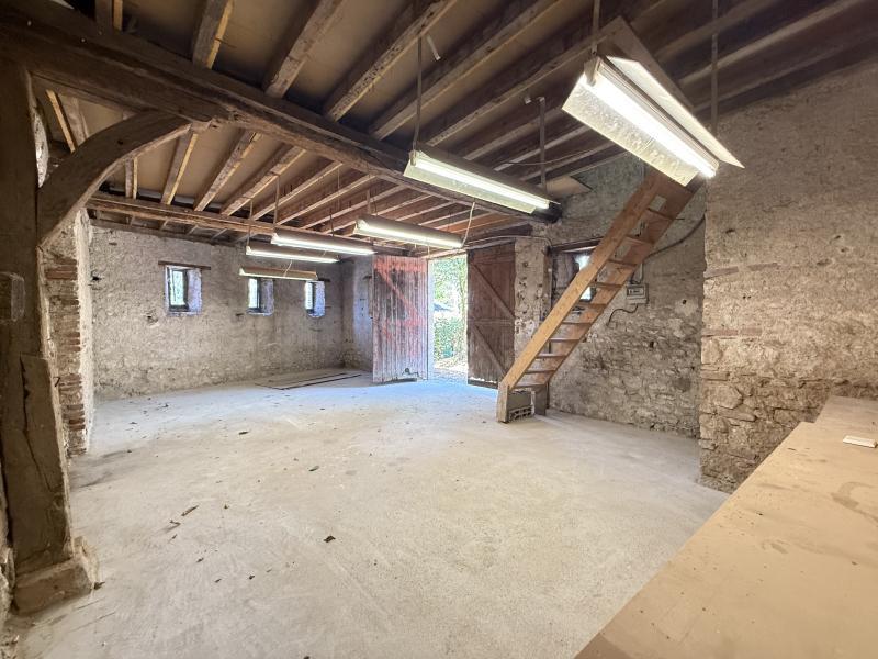 Maison - 210 m² - 11 pièces