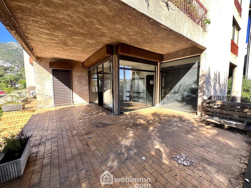 Local commercial - 123 m² - 3 pièces