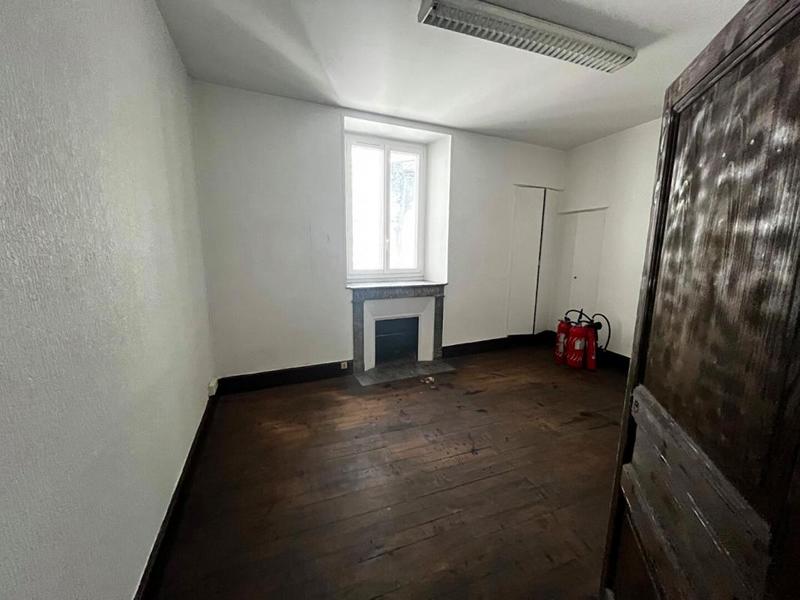 Maison - 260 m² - 12 pièces