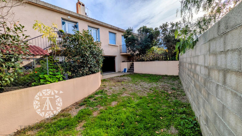 Parking / Garage - 133 m²