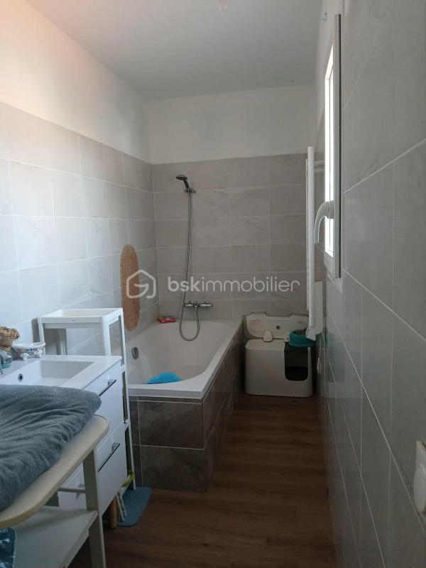 Maison - 95 m² - 5 pièces