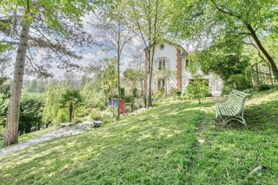 Propriété - 230 m² - 8 pièces