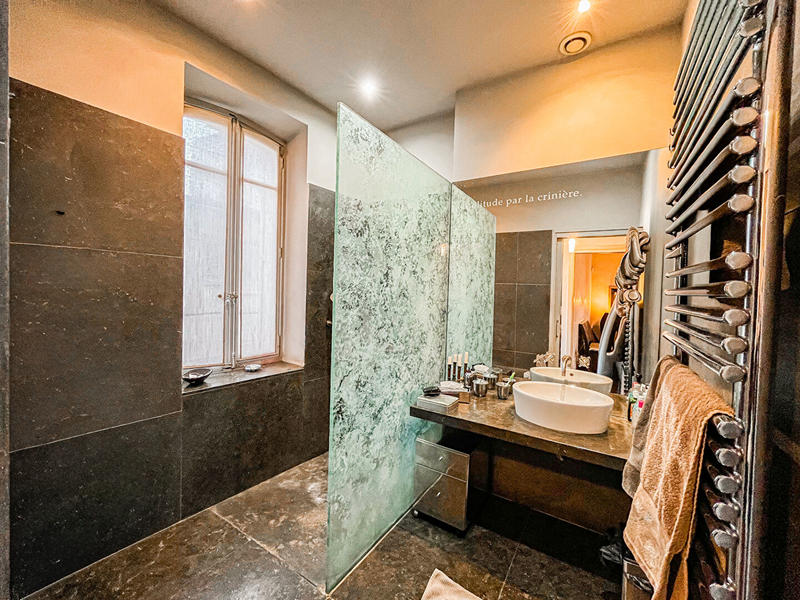 Demeure - 565 m² - 14 pièces