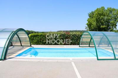 Maison - 225 m² - 9 pièces