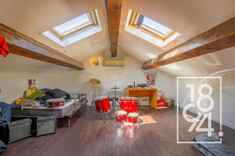 Villa - 223 m² - 5 pièces