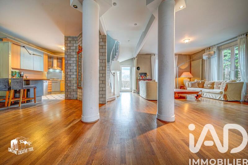 Maison de ville - 259 m² - 7 pièces