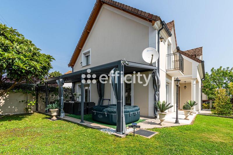 Pavillon - 140 m² - 7 pièces