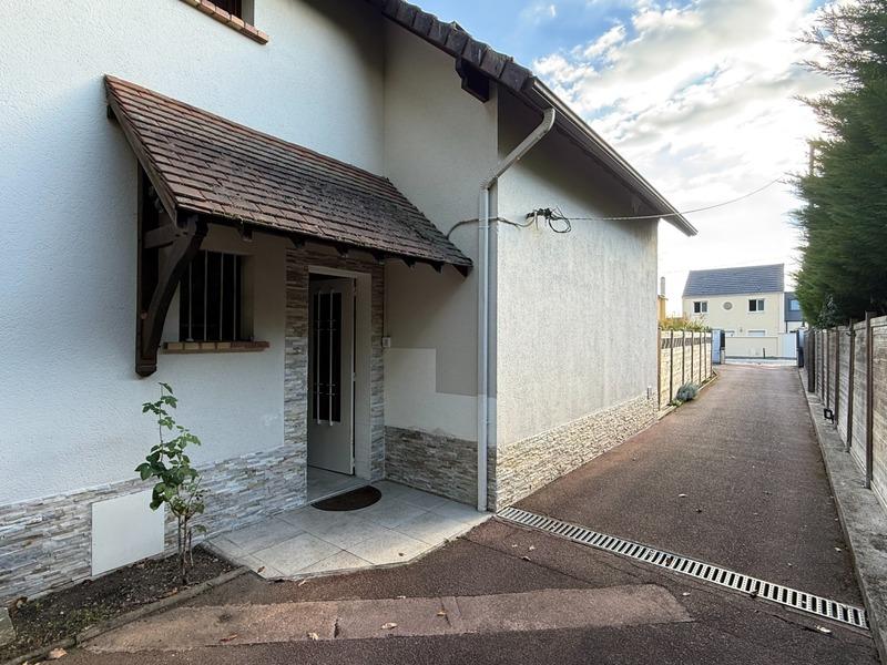 Maison - 310 m² - 10 pièces