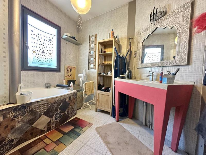 Pavillon - 220 m² - 7 pièces