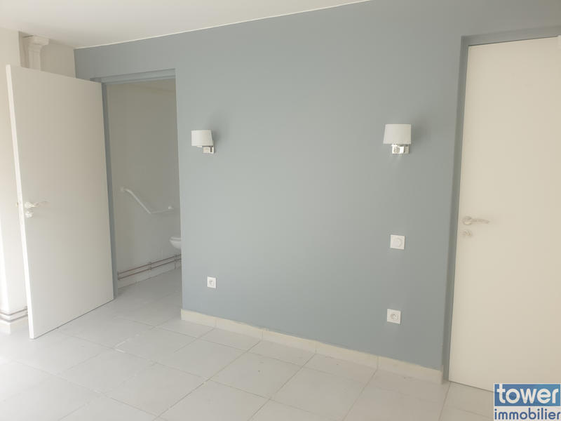 Local commercial - 1 260 m²