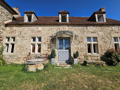 Maison - 318 m² - 8 pièces