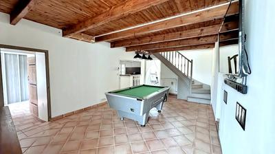 Maison - 225 m² - 8 pièces