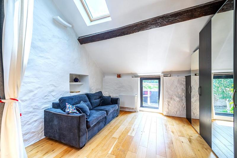 Demeure - 212 m² - 10 pièces