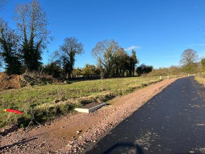 Terrain de lotissements - 696 m²