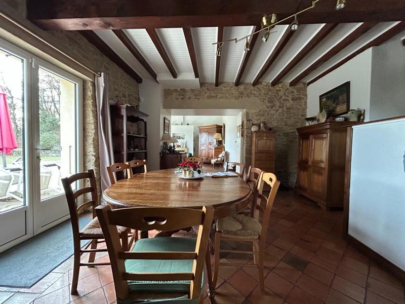 Maison en pierre - 203 m² - 6 pièces