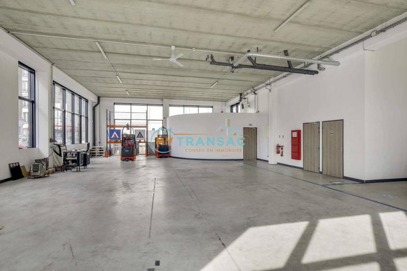 Local d'activité / Entrepôt - 3 292 m²