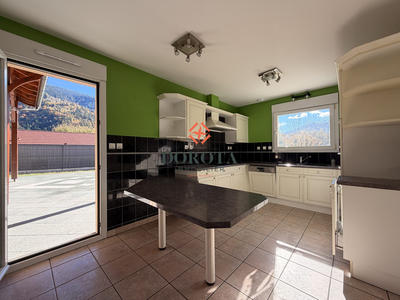 Maison traditionnelle - 162 m² - 5 pièces