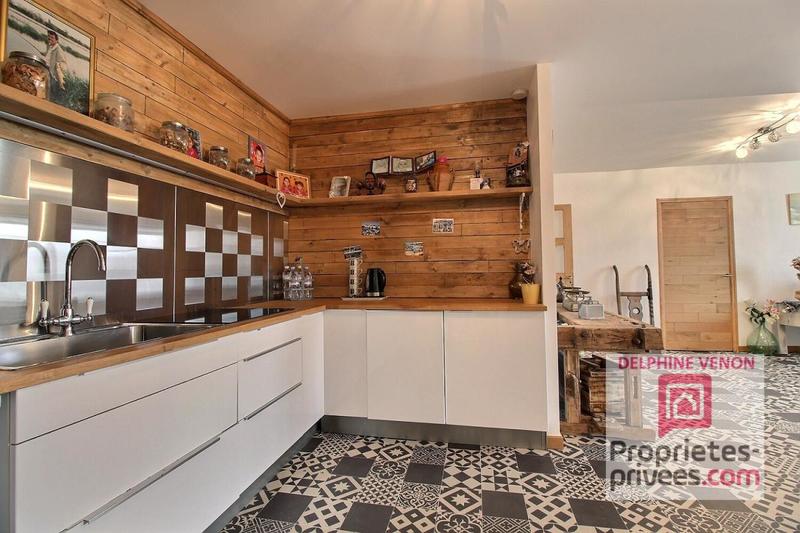 Maison - 240 m² - 6 pièces