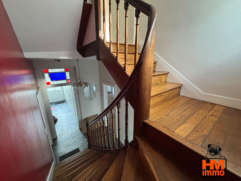 Maison - 180 m² - 9 pièces