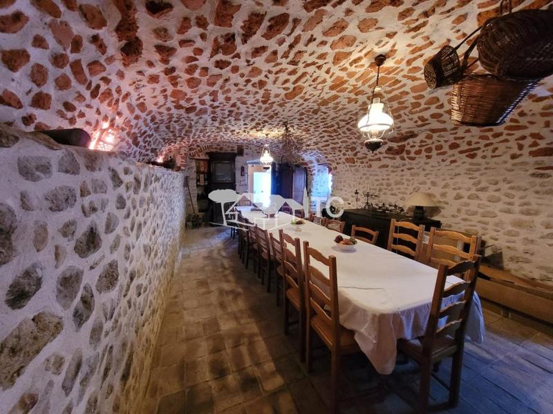 Maison - 159 m² - 7 pièces