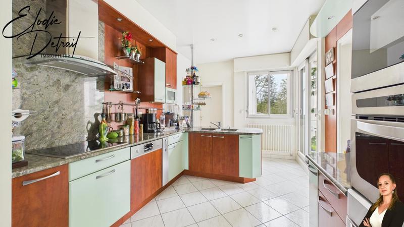 Appartement - 188 m² - 6 pièces