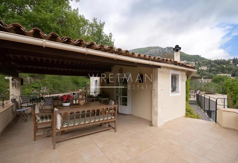 Villa - 260 m² - 8 pièces