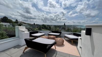 Villa - 392 m² - 14 pièces