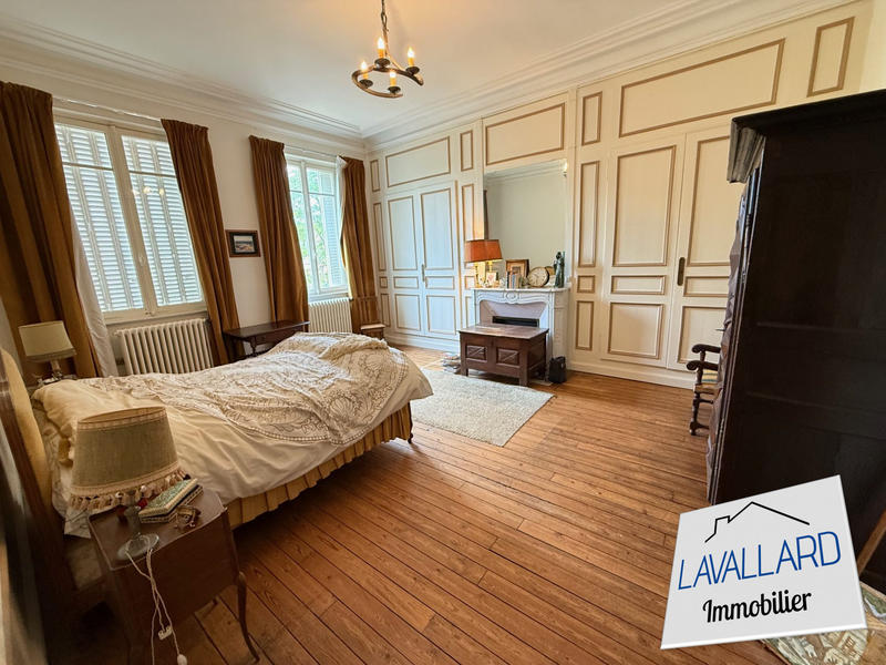 Maison - 290 m² - 8 pièces