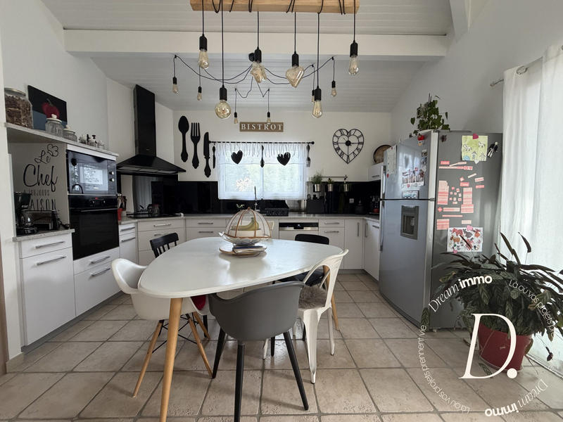 Maison - 203 m² - 5 pièces