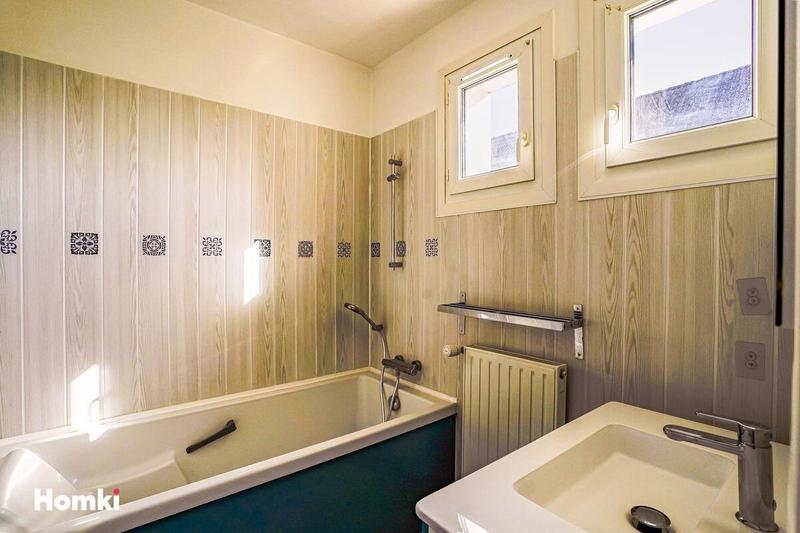 Maison - 181 m² - 7 pièces