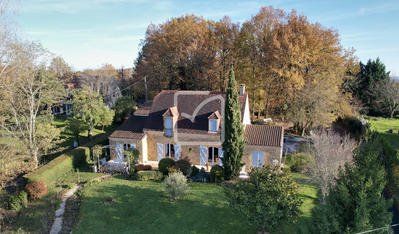 Maison - 201 m² - 6 pièces