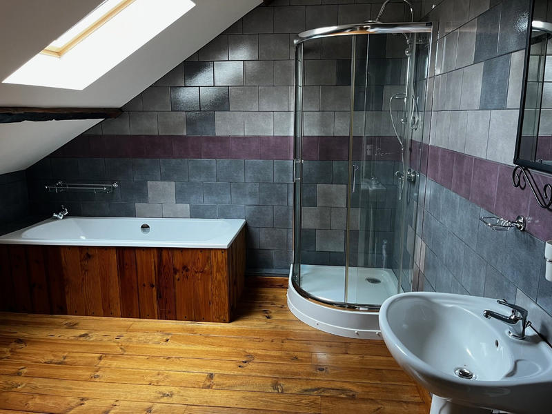 Maison - 250 m² - 6 pièces