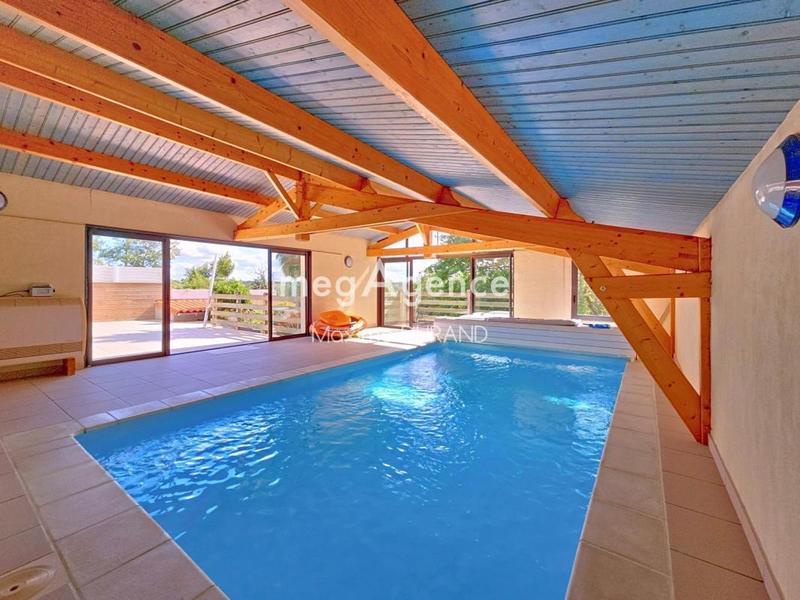 Maison - 166 m² - 8 pièces