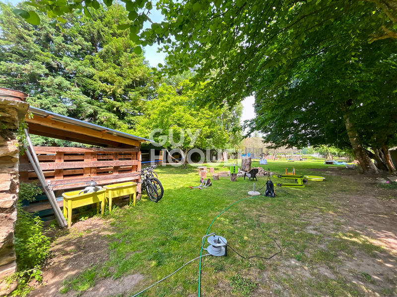 Maison - 201 m² - 7 pièces