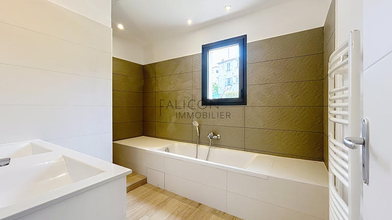 Villa - 138 m² - 6 pièces