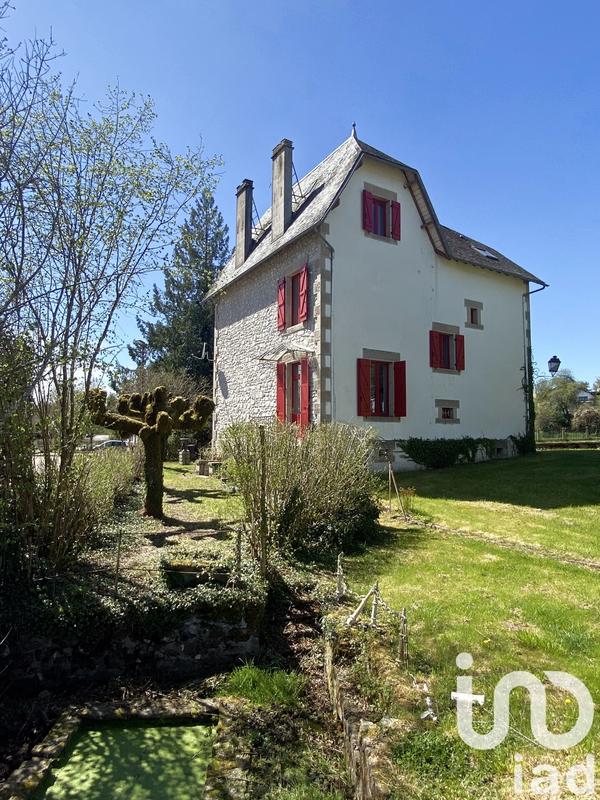 Maison - 185 m² - 8 pièces