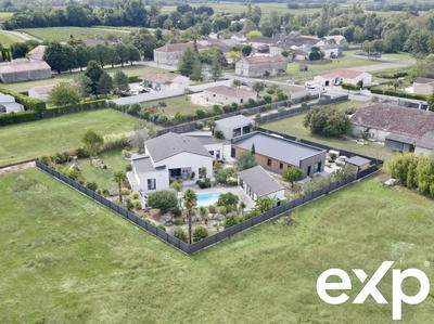 Villa - 187 m² - 13 pièces